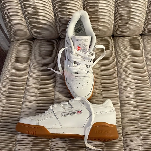 I purchased this on line they sent the wrong size..never been worn - Picture 3 of 3